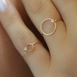 Anello Filodamore Cerchio piccolo in Oro Giallo 9kt e Diamante bianco | Rubinia Gioielli Fashion
