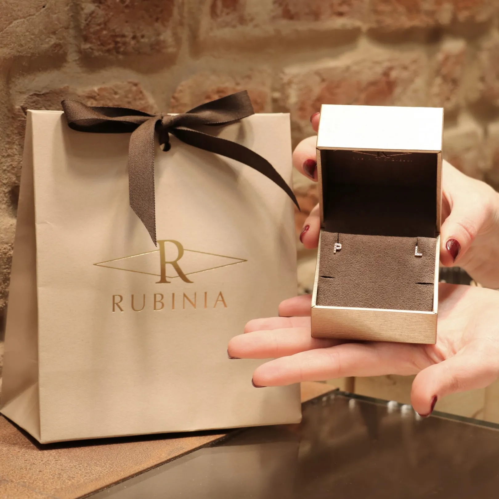oercchini_filodamore_cuor_2.webp Oercchini Filodamore Cuore in Oro Rosa 9kt | Rubinia Gioielli Sale