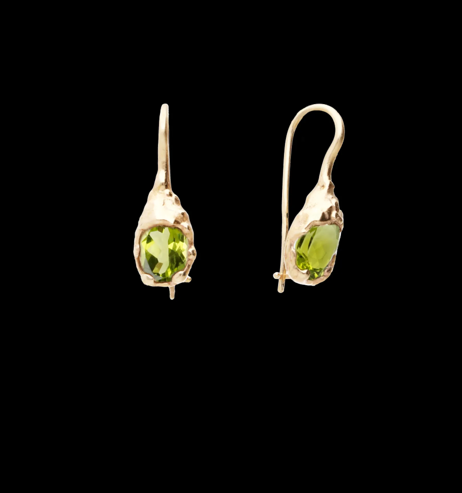 orecchini_a_monachella_in_3-1.webp Orecchini a monachella in Oro Giallo 9kt e Peridot | Rubinia Gioielli Outlet